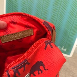 Stella & Dot cosmetic pouf🐘